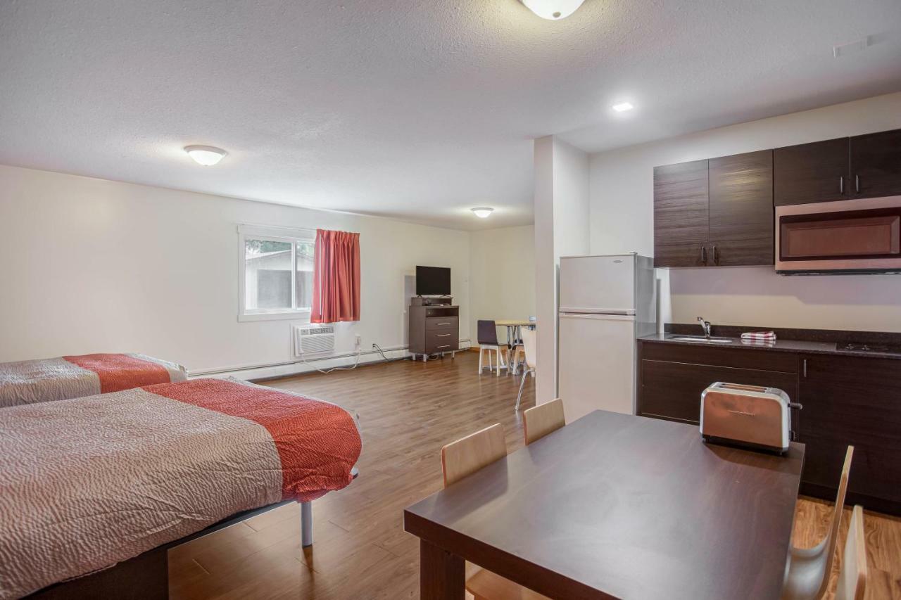 Motel Bo-Camrose, Ab エクステリア 写真